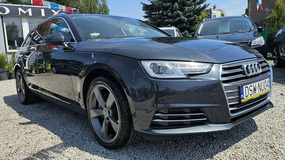 AUDI A4 -