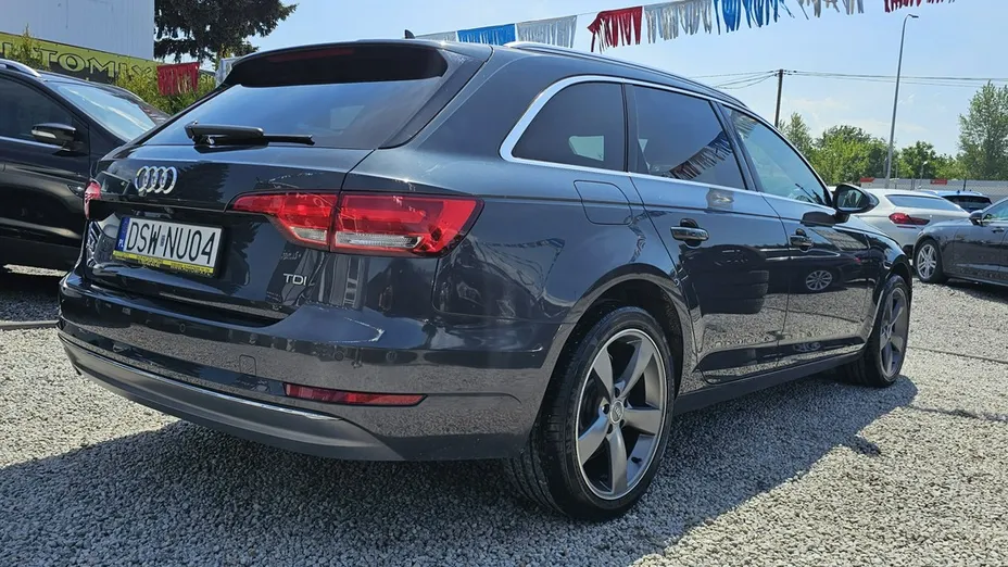 AUDI A4 -