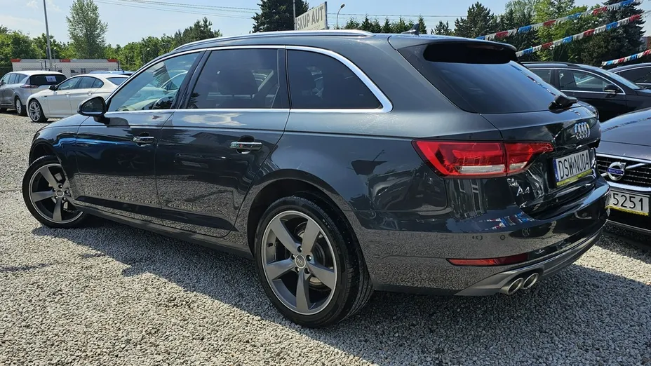 AUDI A4 -