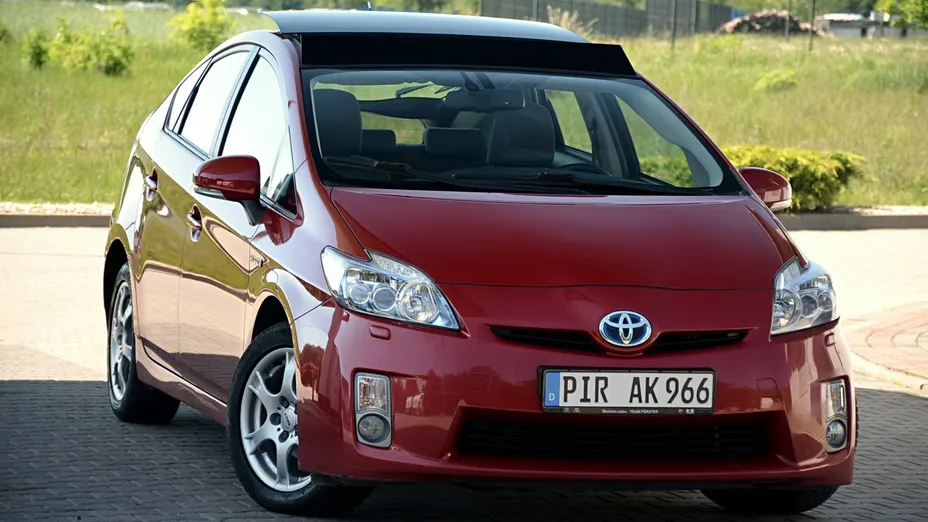 TOYOTA Prius -