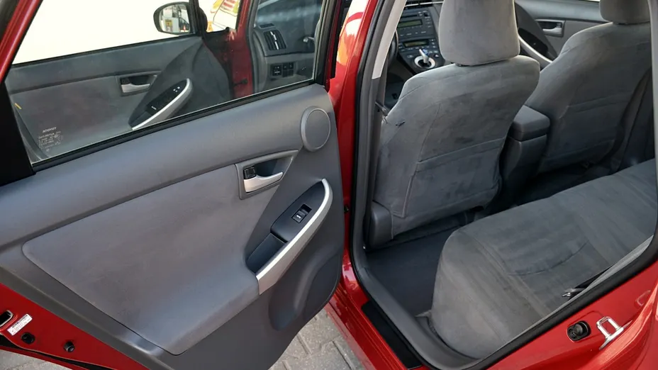 TOYOTA Prius -