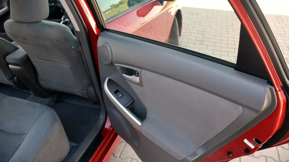TOYOTA Prius -