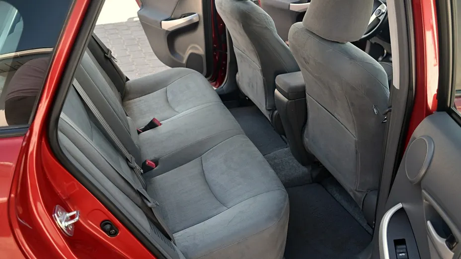 TOYOTA Prius -