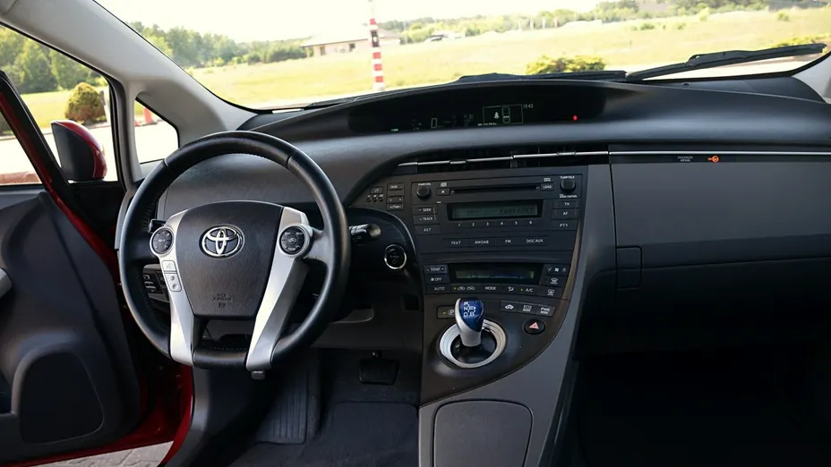 TOYOTA Prius -