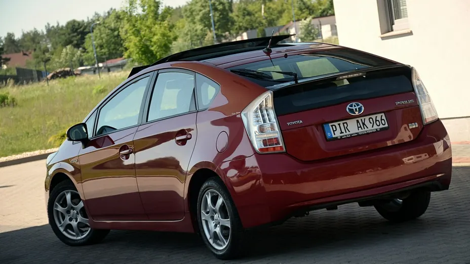 TOYOTA Prius -