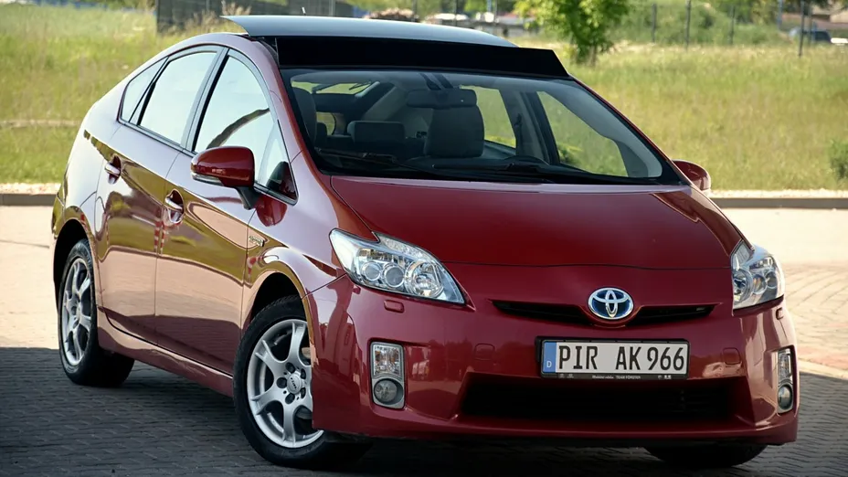 TOYOTA Prius -