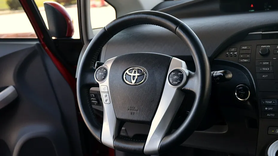 TOYOTA Prius -