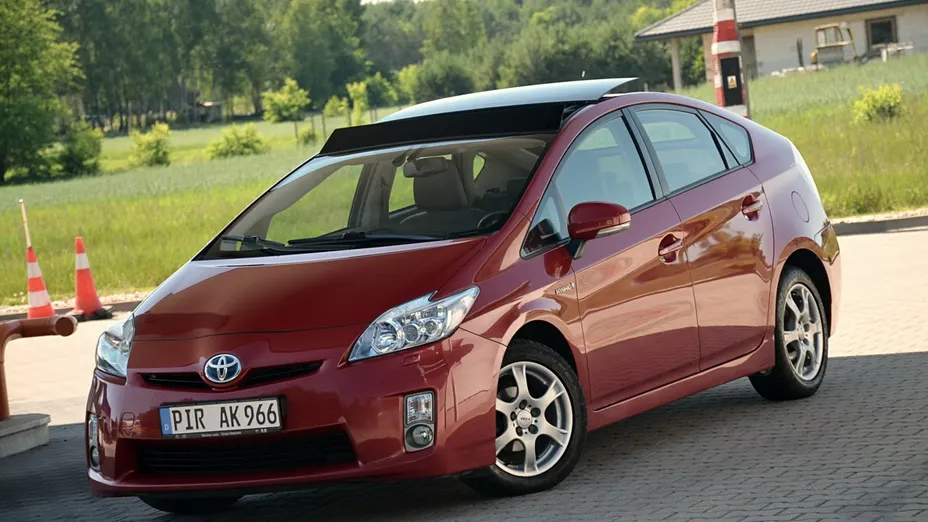 TOYOTA Prius -