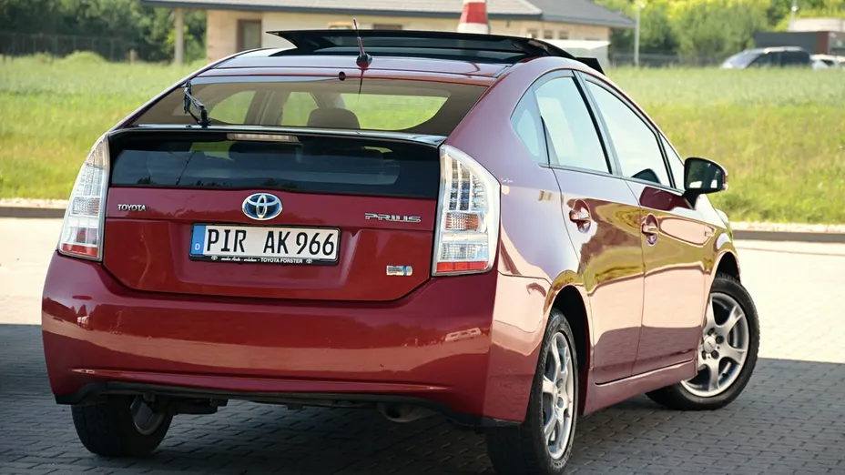 TOYOTA Prius -