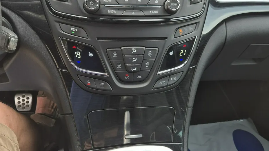 OPEL Insignia -