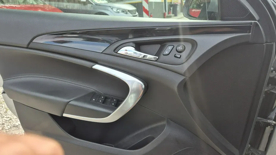 OPEL Insignia -
