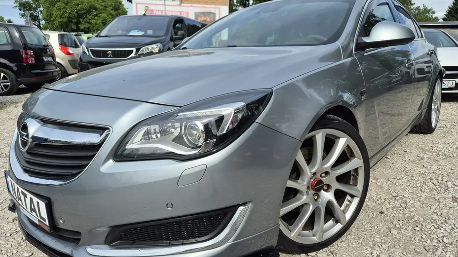 OPEL Insignia -