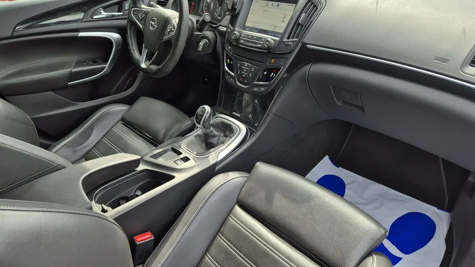 OPEL Insignia -