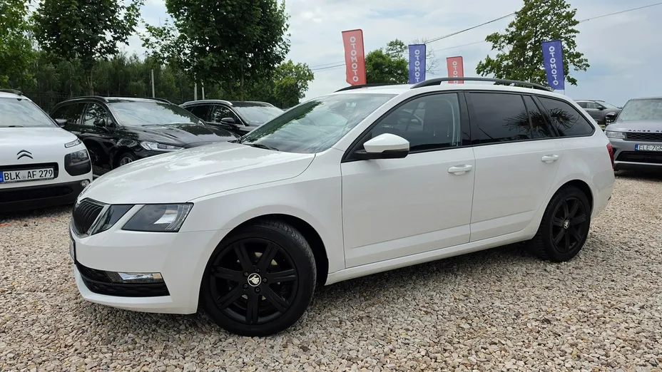 SKODA Octavia -