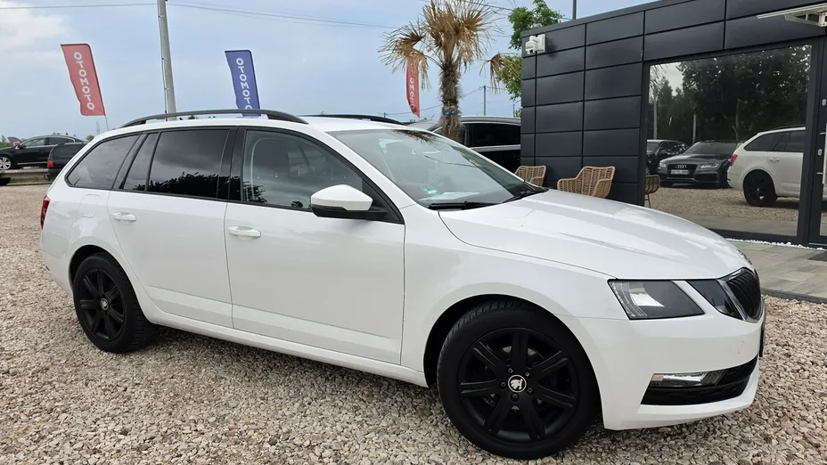 SKODA Octavia -