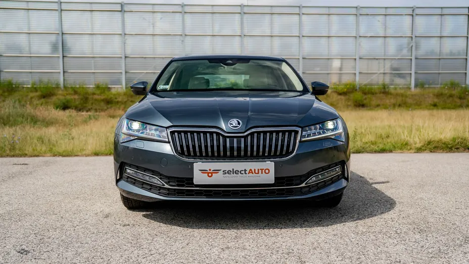 SKODA Superb -