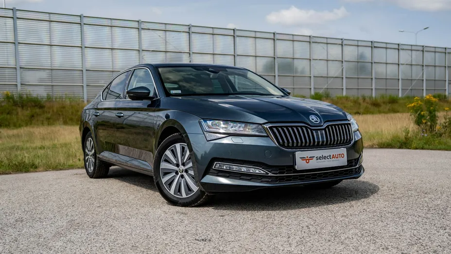 SKODA Superb -