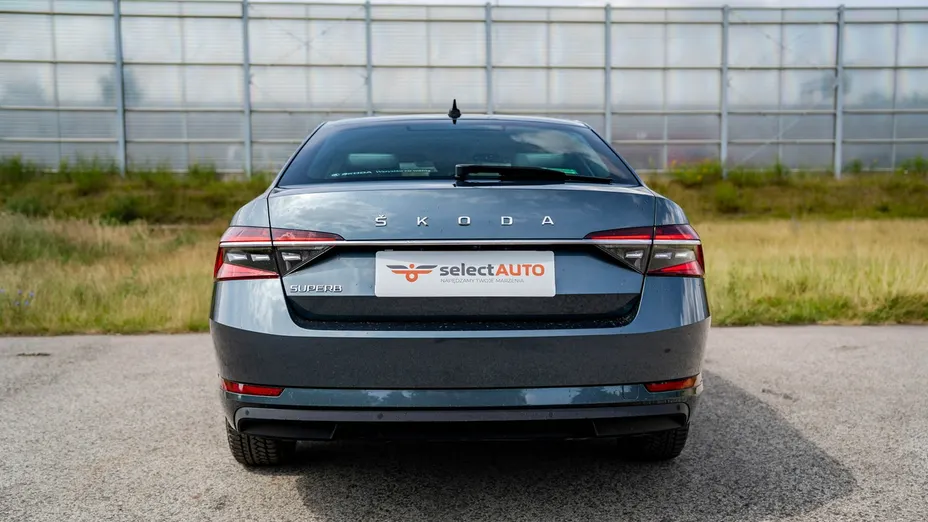 SKODA Superb -
