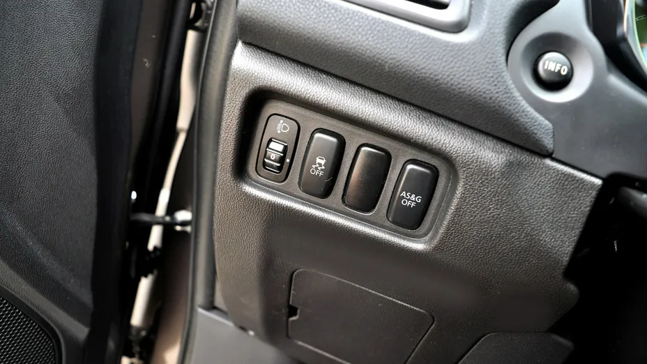 MITSUBISHI ASX -