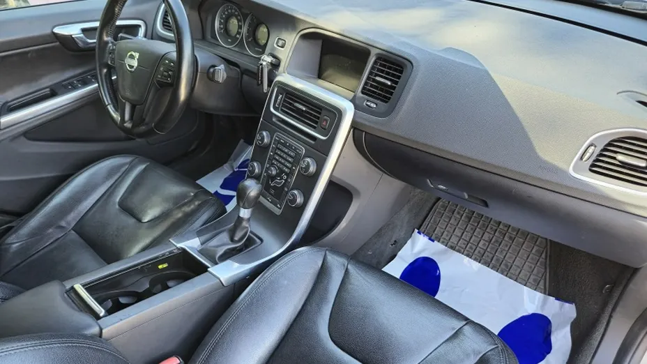 VOLVO S60 -