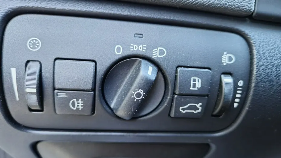 VOLVO S60 -