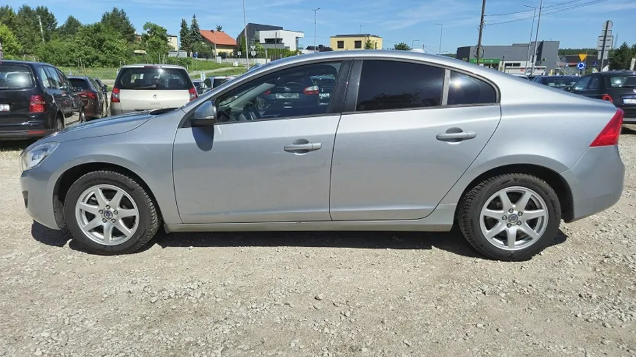 VOLVO S60 -