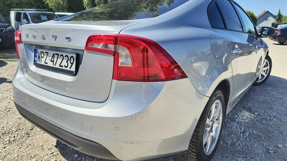 VOLVO S60 -