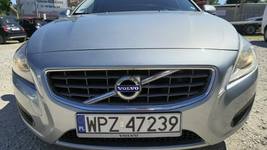 VOLVO S60 -
