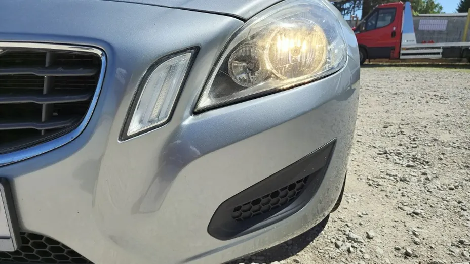 VOLVO S60 -