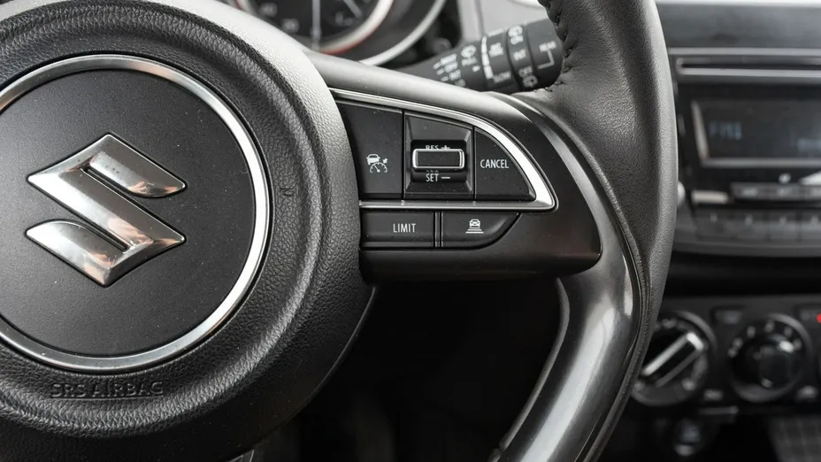 SUZUKI Swift -