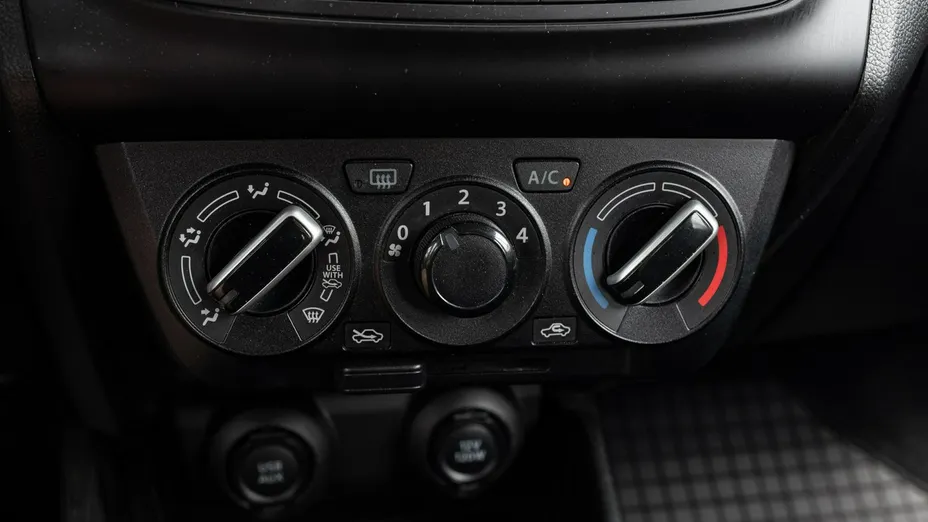 SUZUKI Swift -