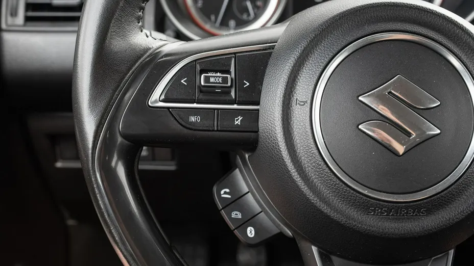 SUZUKI Swift -
