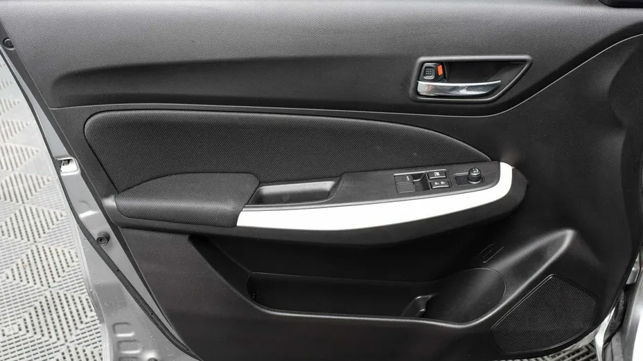 SUZUKI Swift -