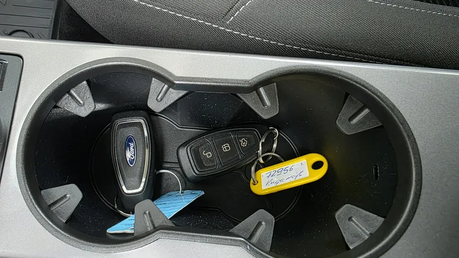 FORD Kuga -