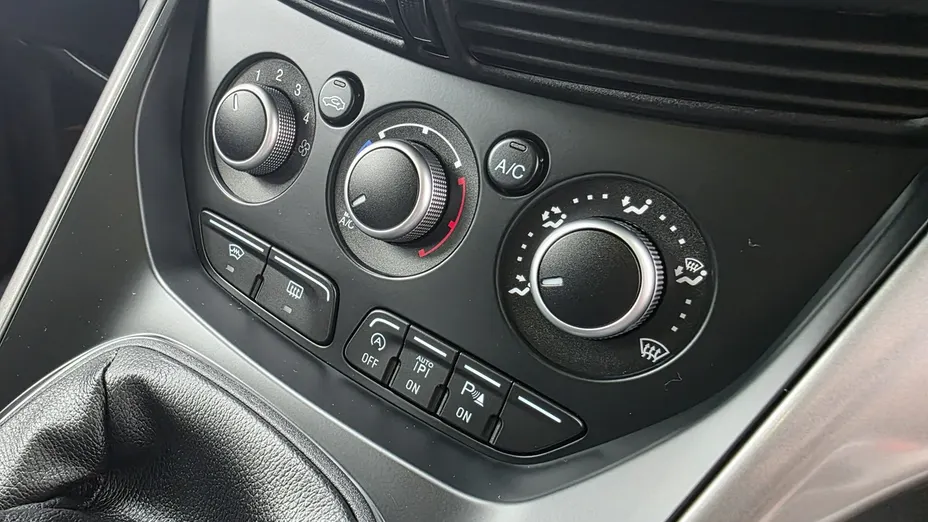 FORD Kuga -