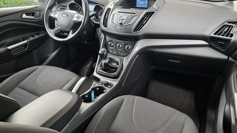 FORD Kuga -
