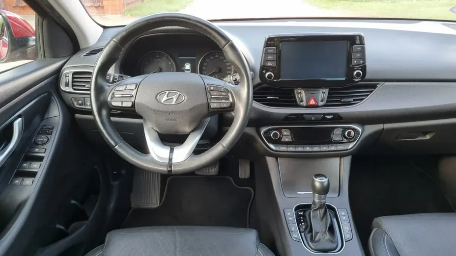 HYUNDAI i30 -
