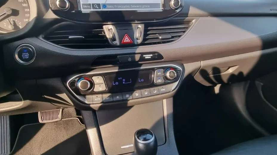 HYUNDAI i30 -