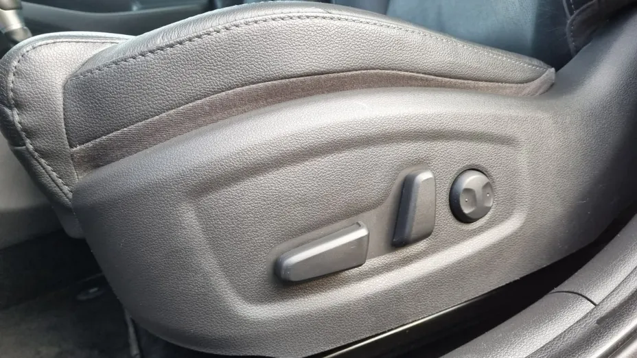 HYUNDAI i30 -