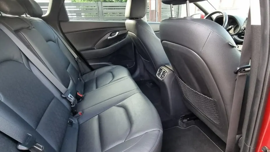 HYUNDAI i30 -
