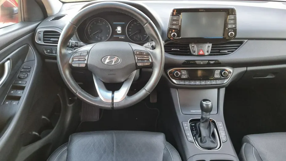 HYUNDAI i30 -