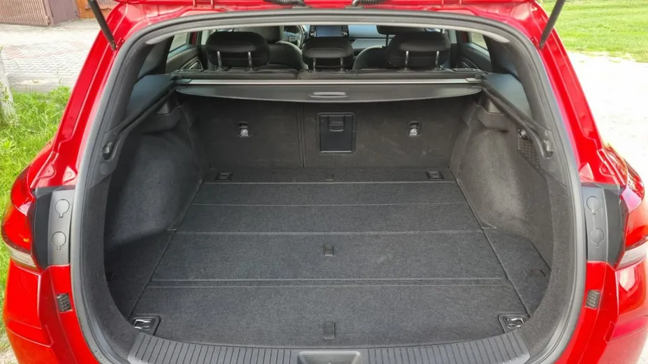 HYUNDAI i30 -