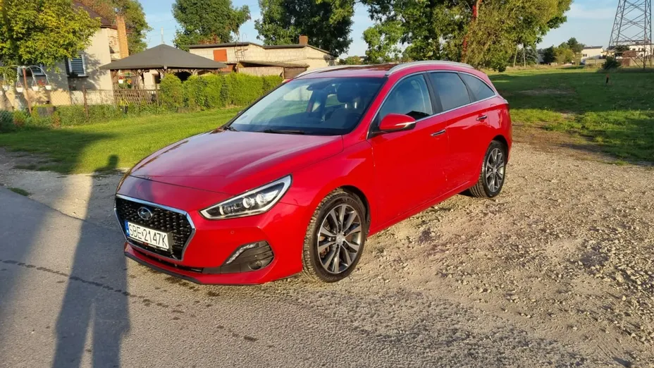 HYUNDAI i30 -