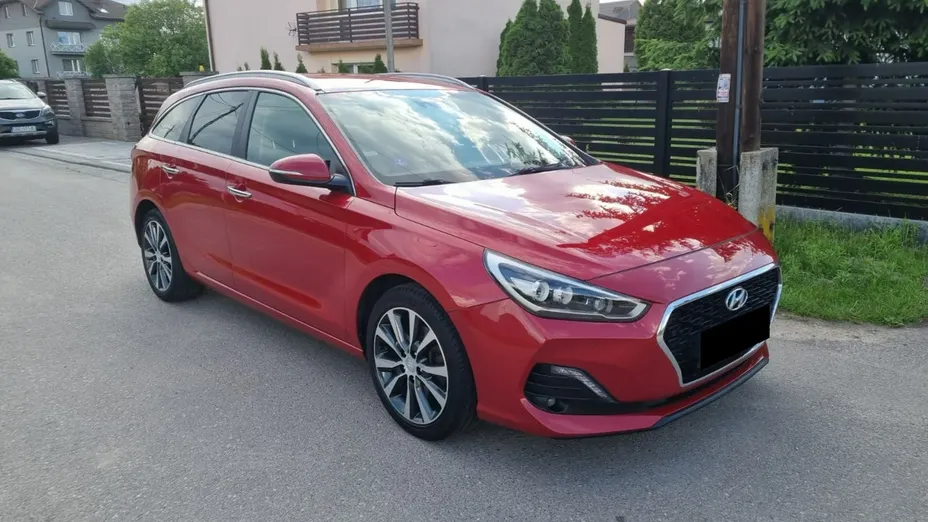 HYUNDAI i30 -