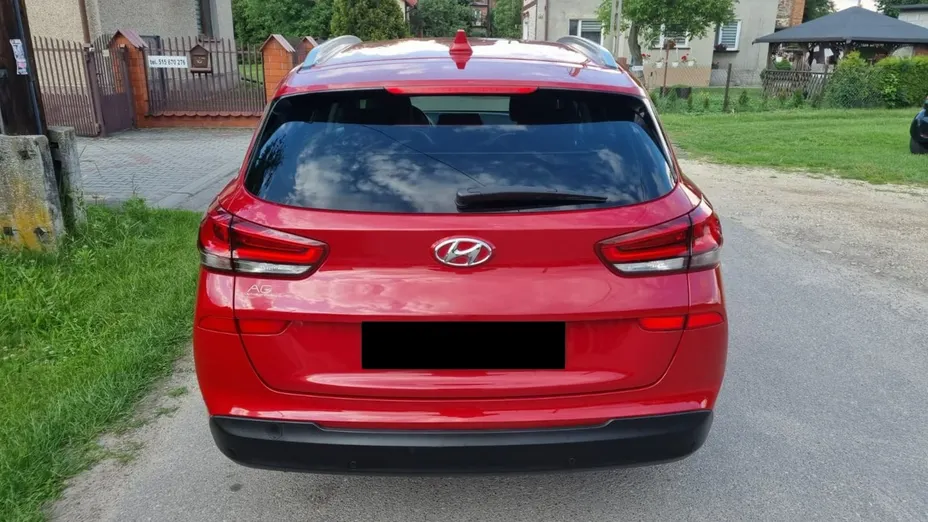 HYUNDAI i30 -