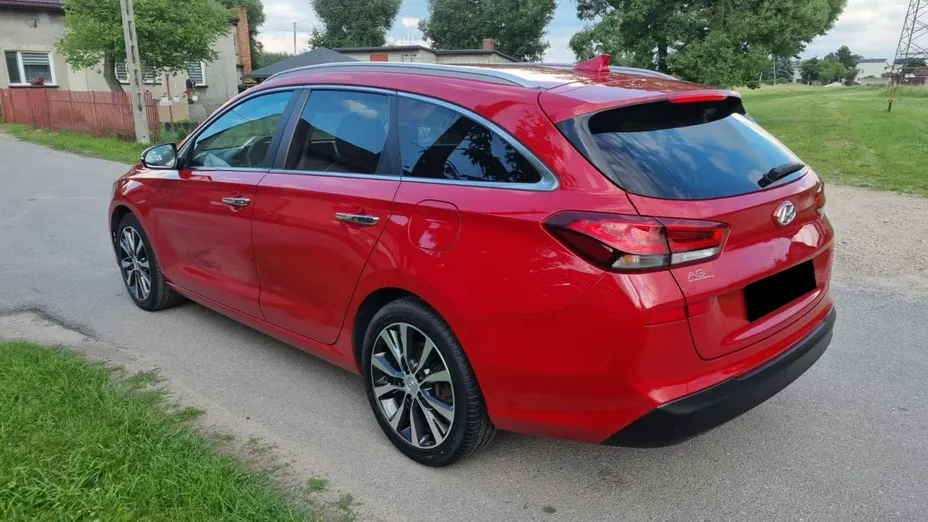 HYUNDAI i30 -