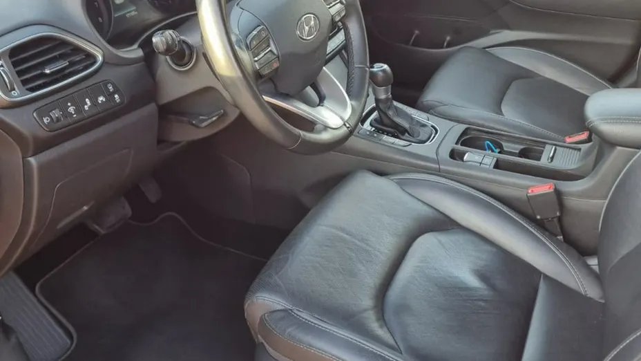 HYUNDAI i30 -