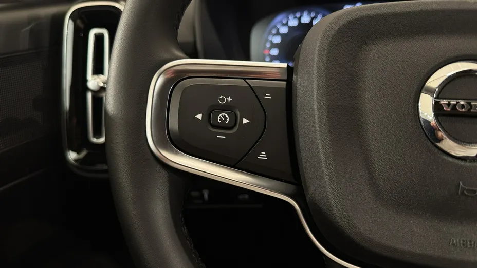 VOLVO XC40 -