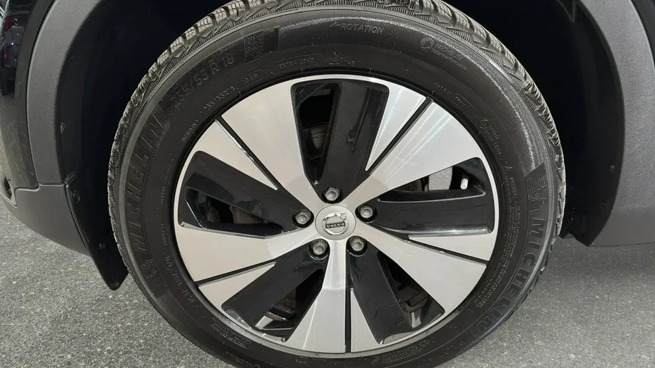 VOLVO XC40 -