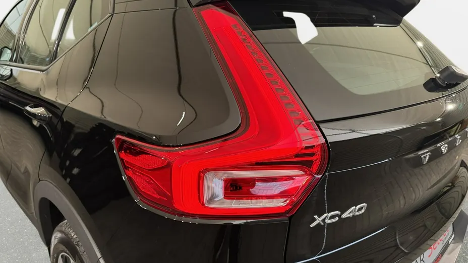 VOLVO XC40 -